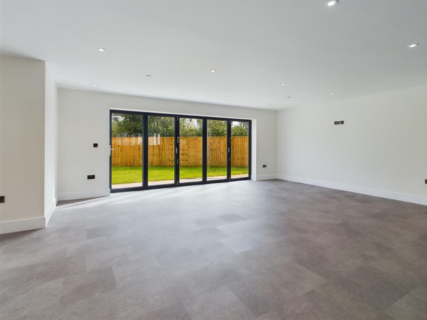 Images for 15 Ashmoor Gardens, Houghton SA73 1PQ EAID:RKLUCASAPI BID:1