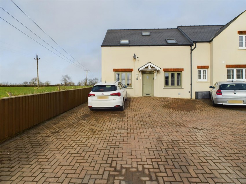 Images for 6 Boot & Shoe Close, Crundale, Haverfordwest EAID:RKLUCASAPI BID:1