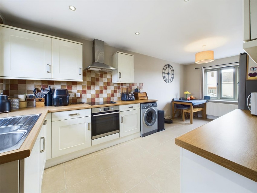 Images for 6 Boot & Shoe Close, Crundale, Haverfordwest EAID:RKLUCASAPI BID:1
