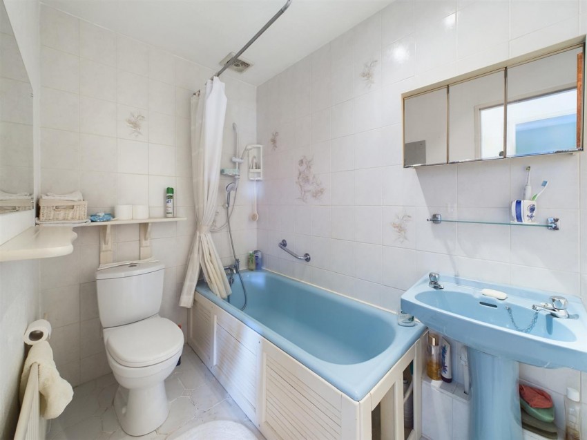 Images for 18 Westhill Avenue, Milford Haven EAID:RKLUCASAPI BID:1