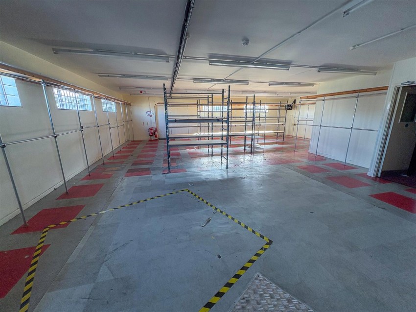 Images for 8 High Street, Fishguard SA65 9AR EAID:RKLUCASAPI BID:1