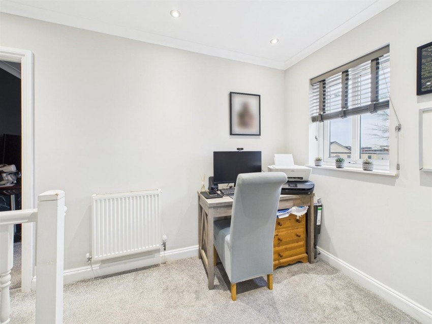 Images for 5 Goughs Court, Milford Haven EAID:RKLUCASAPI BID:1