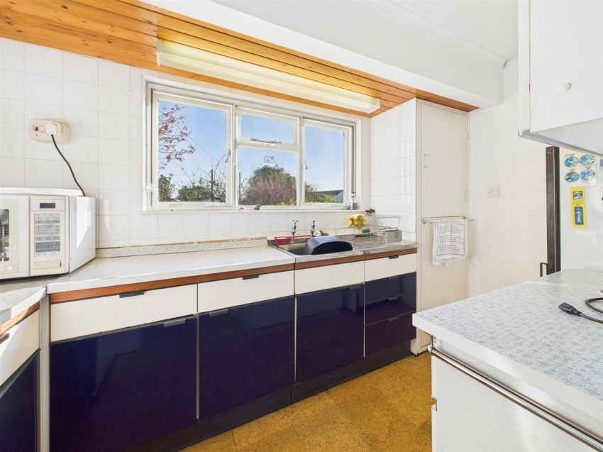 Images for 2 Church Close, Marloes EAID:RKLUCASAPI BID:1