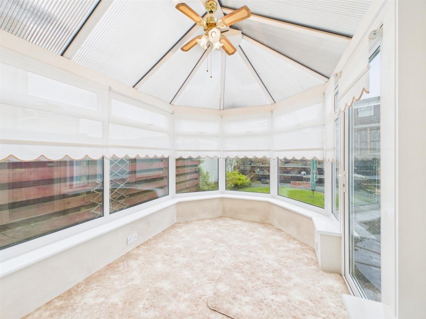 Images for 10 Clover Park, Haverfordwest EAID:RKLUCASAPI BID:1