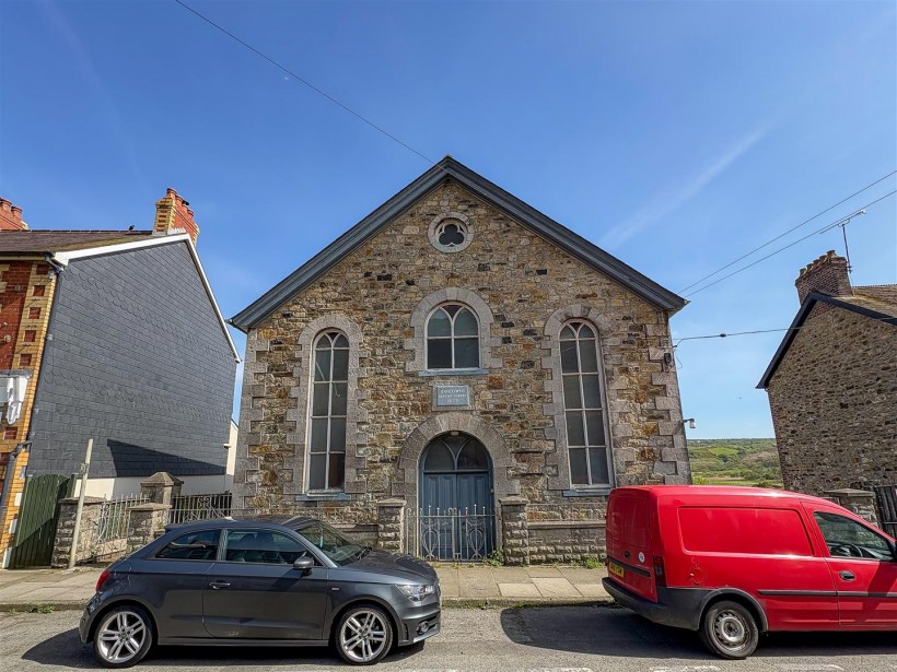 Goedwig Baptist Chapel, Main Street, Goodwick - EAID:RKLUCASAPI, BID:1