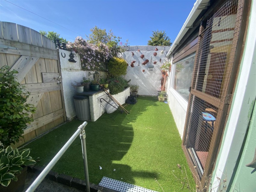 Images for 15 Merlins Hill, Haverfordwest EAID:RKLUCASAPI BID:1