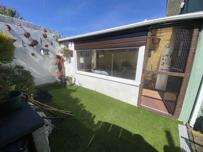 Images for 15 Merlins Hill, Haverfordwest EAID:RKLUCASAPI BID:1