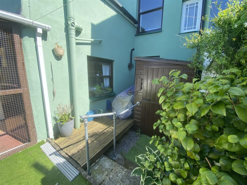 Images for 15 Merlins Hill, Haverfordwest EAID:RKLUCASAPI BID:1