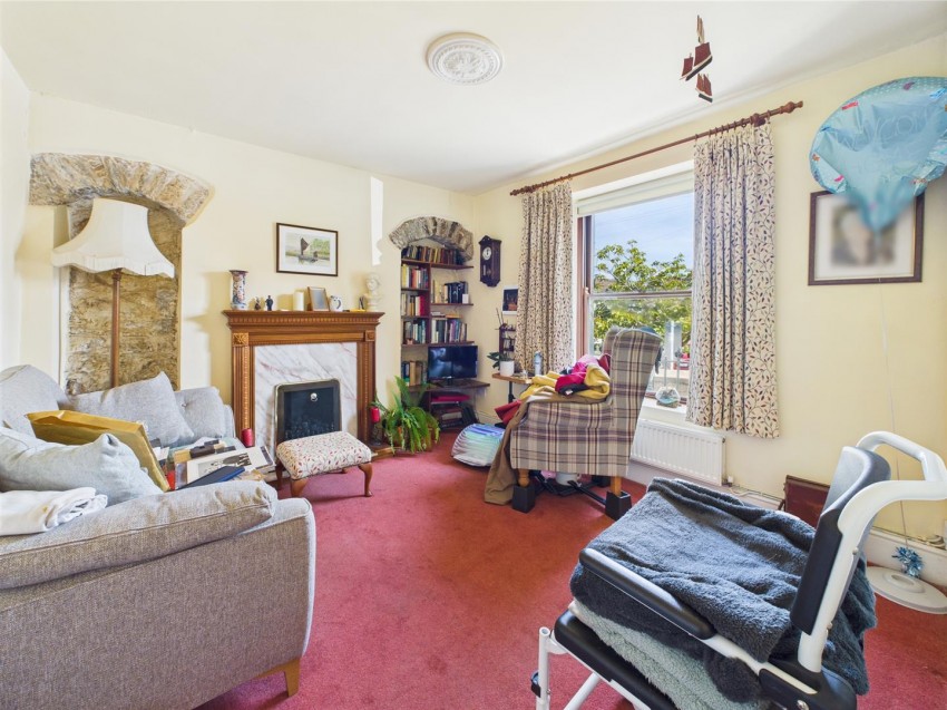 Images for 15 Merlins Hill, Haverfordwest EAID:RKLUCASAPI BID:1