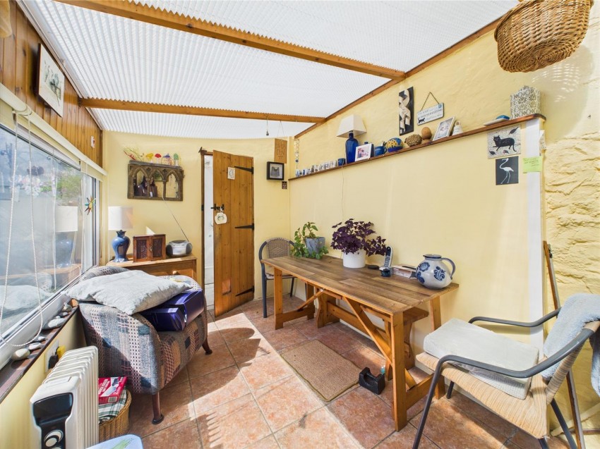 Images for 15 Merlins Hill, Haverfordwest EAID:RKLUCASAPI BID:1