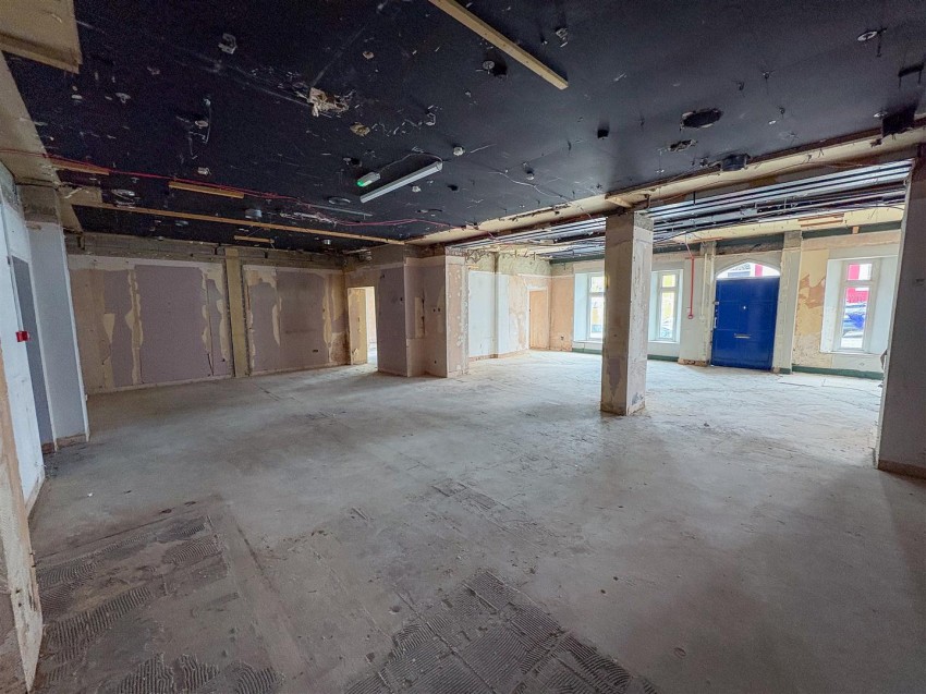 Images for 48 High Street, Haverfordwest EAID:RKLUCASAPI BID:1