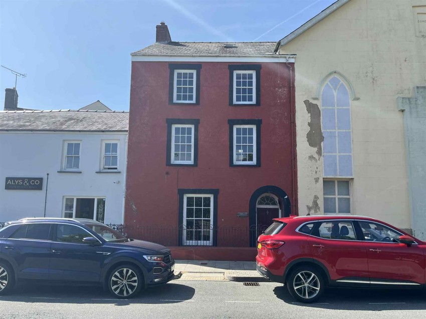 Images for 10 Albany Terrace, Haverfordwest EAID:RKLUCASAPI BID:1