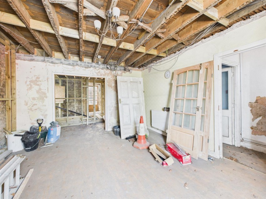 Images for 10 Albany Terrace, Haverfordwest EAID:RKLUCASAPI BID:1