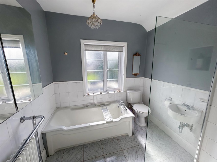 Images for 16 Merlins Hill, Haverfordwest EAID:RKLUCASAPI BID:1