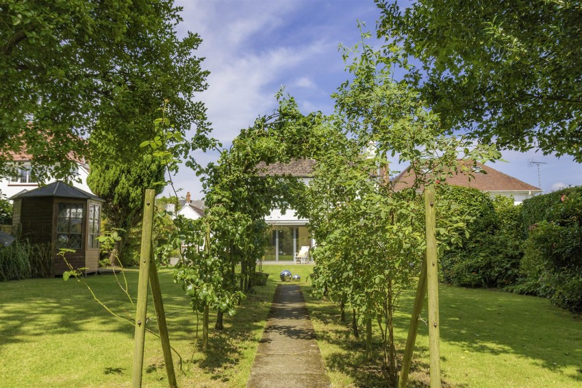 Images for 16 Merlins Hill, Haverfordwest EAID:RKLUCASAPI BID:1