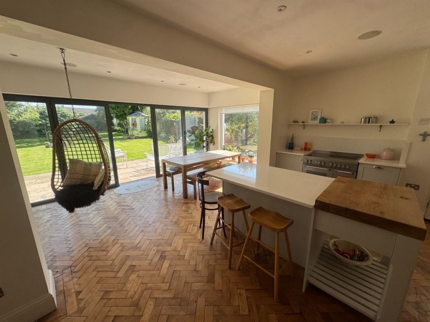 Images for 16 Merlins Hill, Haverfordwest EAID:RKLUCASAPI BID:1