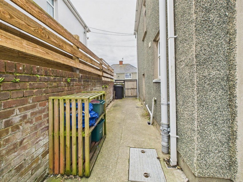 Images for 65 Precelly Place, Milford Haven EAID:RKLUCASAPI BID:1