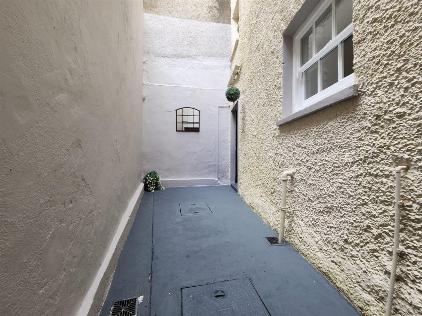 Images for Dark Street, Haverfordwest EAID:RKLUCASAPI BID:1