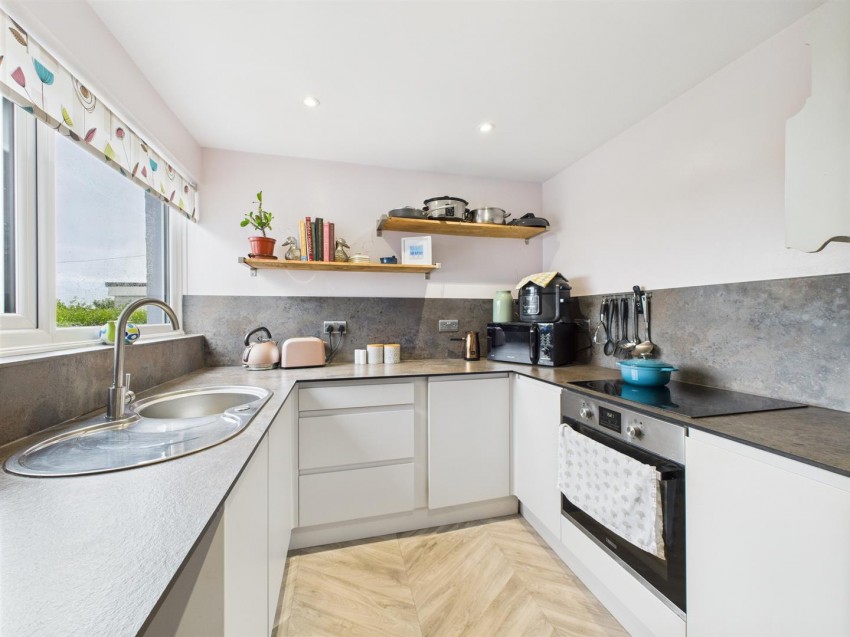Images for 19 Ael Y Felin, Trefin, Haverfordwest EAID:RKLUCASAPI BID:1
