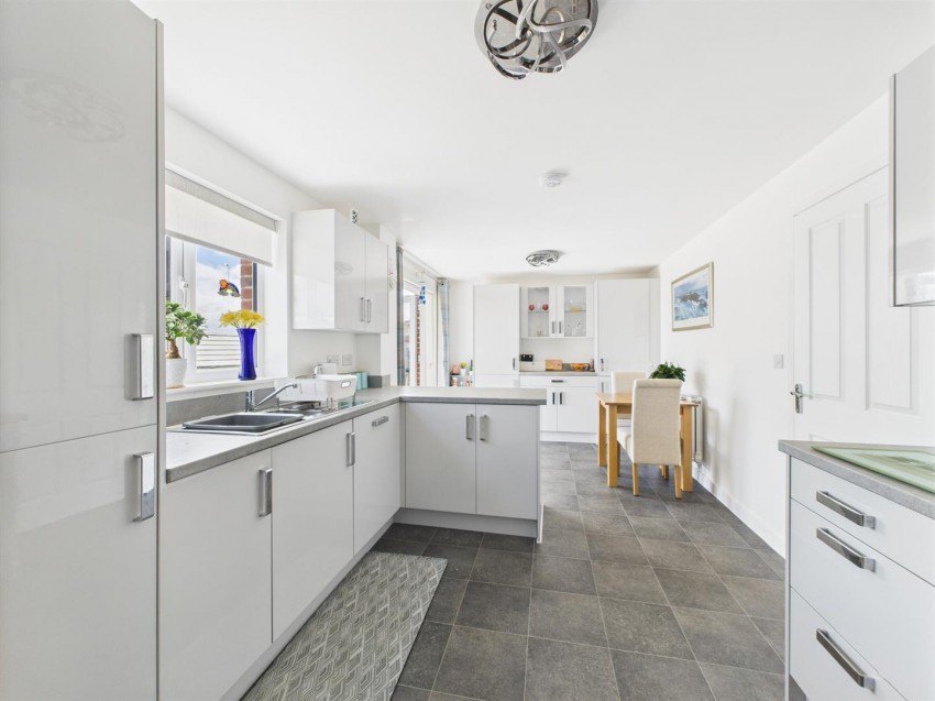 Images for 100 Tasker Way, Haverfordwest EAID:RKLUCASAPI BID:1