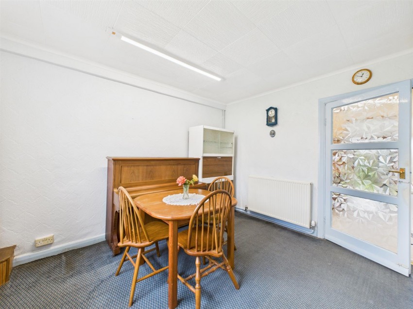 Images for 63 Coronation Avenue, Haverfordwest EAID:RKLUCASAPI BID:1