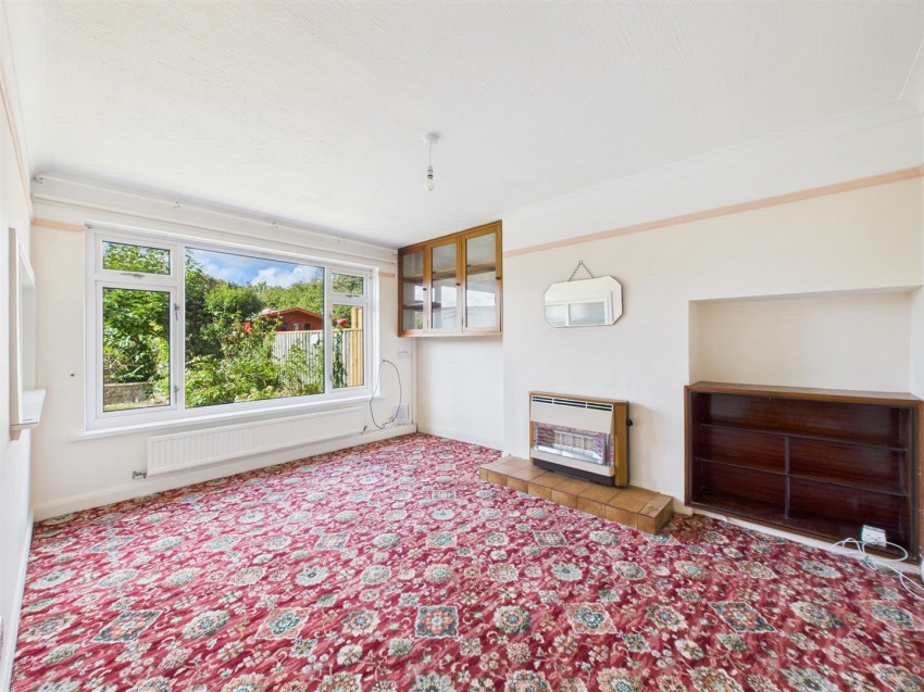 Images for 21 Stokes Avenue, Haverfordwest EAID:RKLUCASAPI BID:1