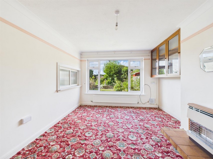 Images for 21 Stokes Avenue, Haverfordwest EAID:RKLUCASAPI BID:1