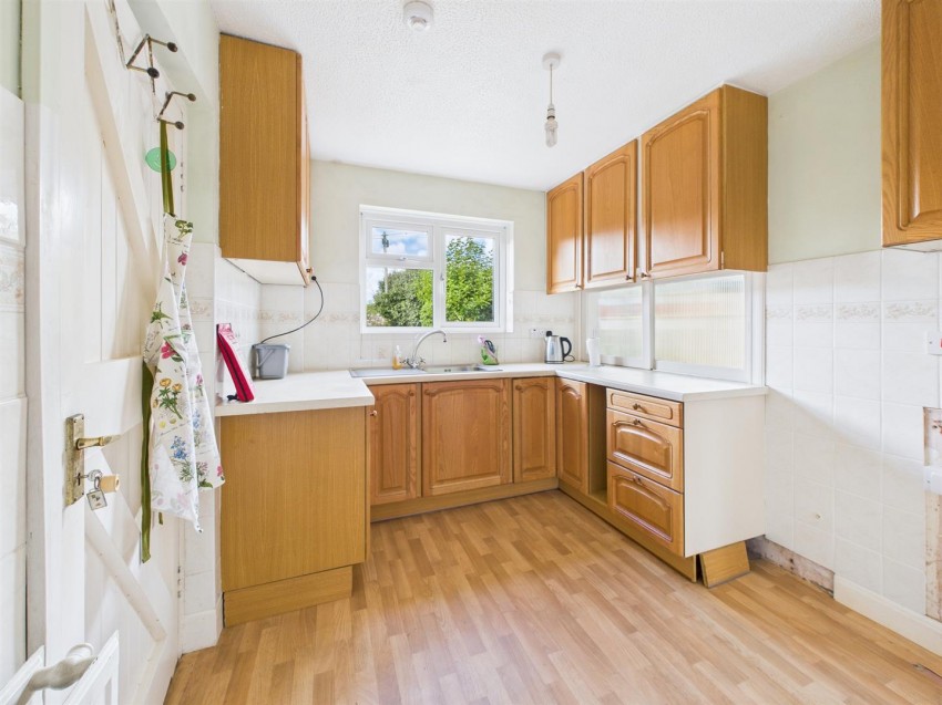 Images for 21 Stokes Avenue, Haverfordwest EAID:RKLUCASAPI BID:1