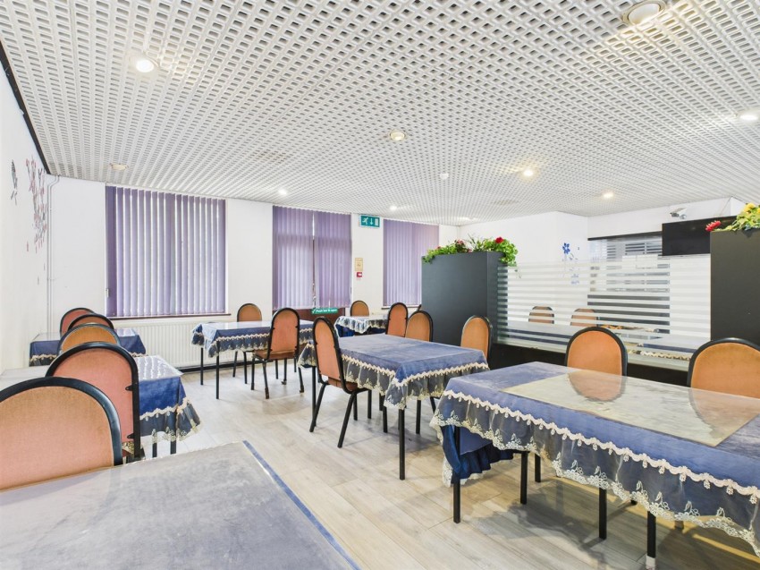 Images for 2 Swan Square, Haverfordwest EAID:RKLUCASAPI BID:1