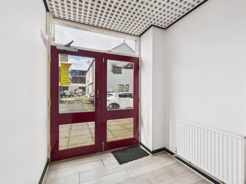 Images for 2 Swan Square, Haverfordwest EAID:RKLUCASAPI BID:1