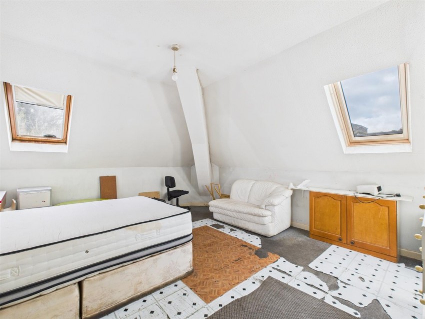 Images for 2 Swan Square, Haverfordwest EAID:RKLUCASAPI BID:1