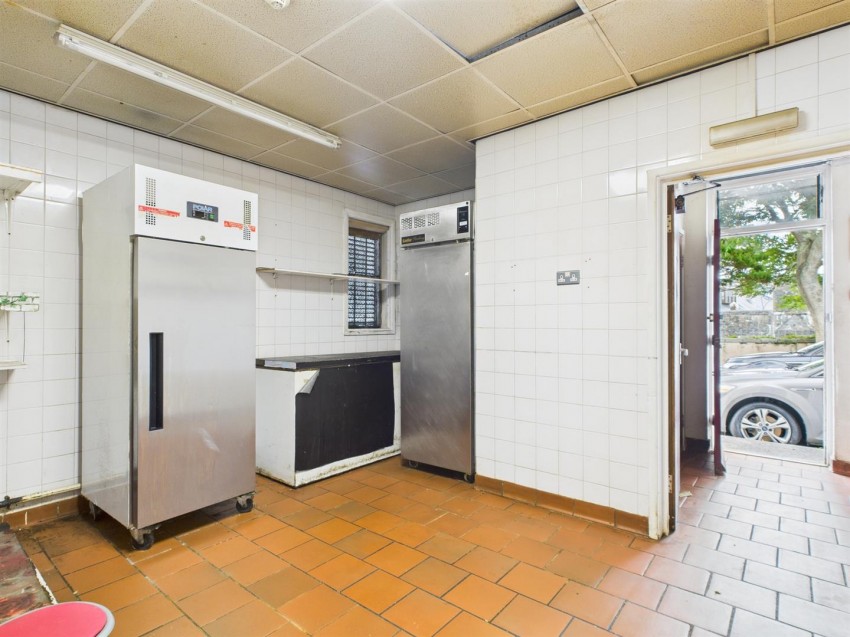 Images for 2 Swan Square, Haverfordwest EAID:RKLUCASAPI BID:1