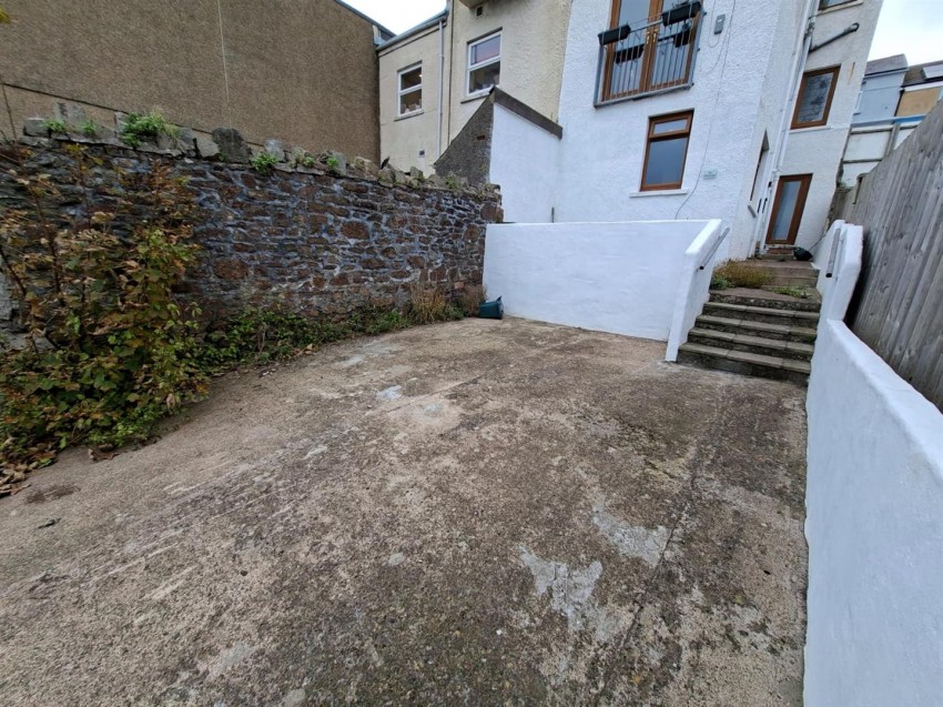 Images for Charles Street, Milford Haven EAID:RKLUCASAPI BID:1