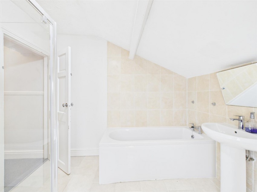 Images for 11 St Peters Road, Milford Haven EAID:RKLUCASAPI BID:1