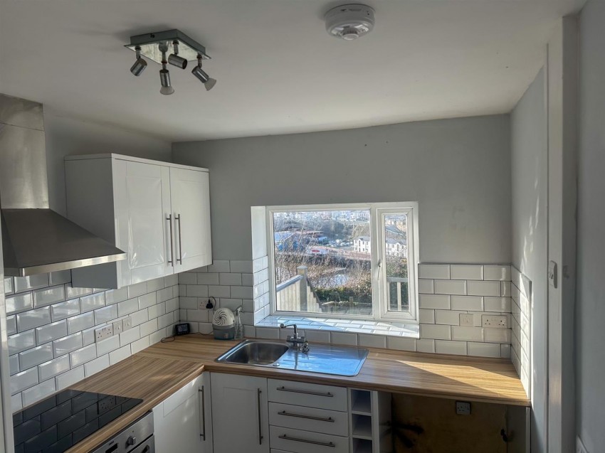 Images for 11 St Peters Road, Milford Haven EAID:RKLUCASAPI BID:1