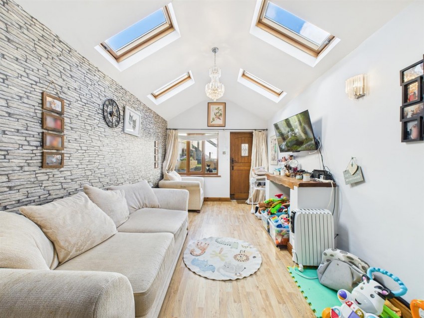 Images for 15 Brookside Avenue, Johnston EAID:RKLUCASAPI BID:1