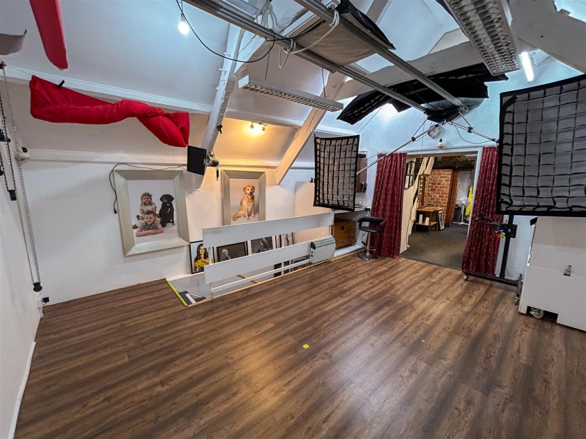 Images for 42 High Street, Haverfordwest EAID:RKLUCASAPI BID:1