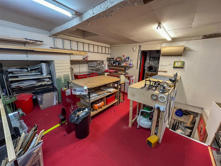 Images for 42 High Street, Haverfordwest EAID:RKLUCASAPI BID:1