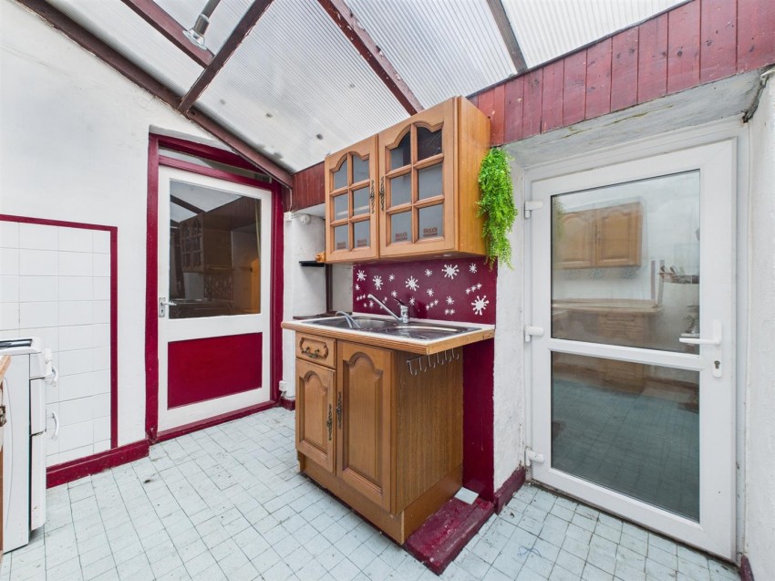 Images for 24 Lawrenny Street, Neyland, Milford Haven EAID:RKLUCASAPI BID:1