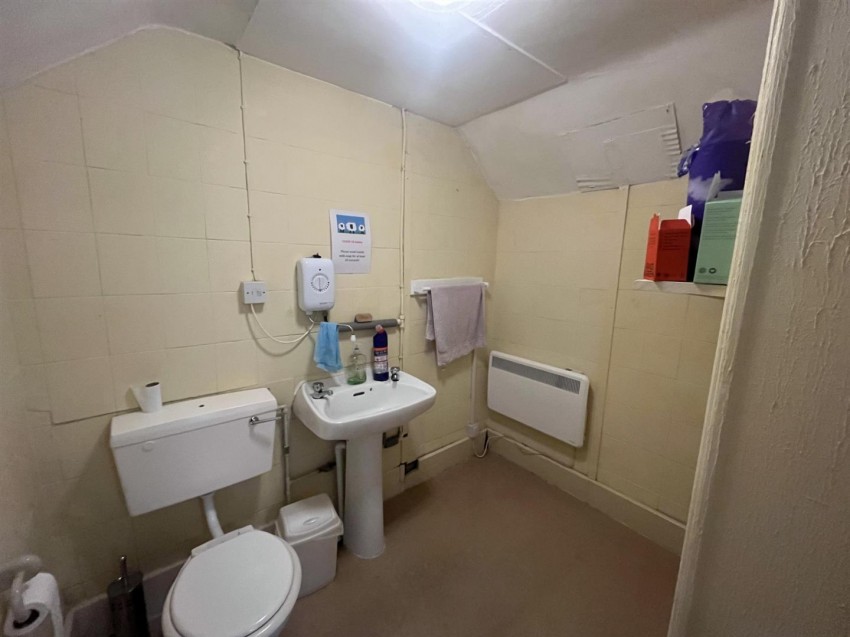 Images for 32 Bridge Street, Haverfordwest EAID:RKLUCASAPI BID:1