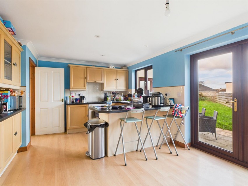 Images for Simpson Cross, Haverfordwest EAID:RKLUCASAPI BID:1