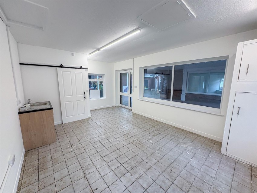 Images for Unit 1, Upper Park Road, Tenby EAID:RKLUCASAPI BID:1