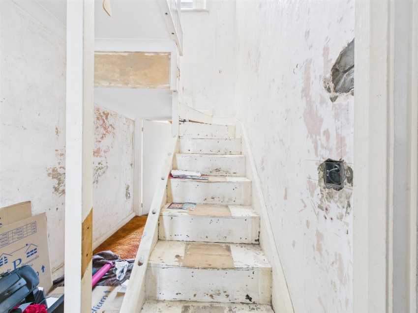 Images for 4 Barn Street, Haverfordwest EAID:RKLUCASAPI BID:1