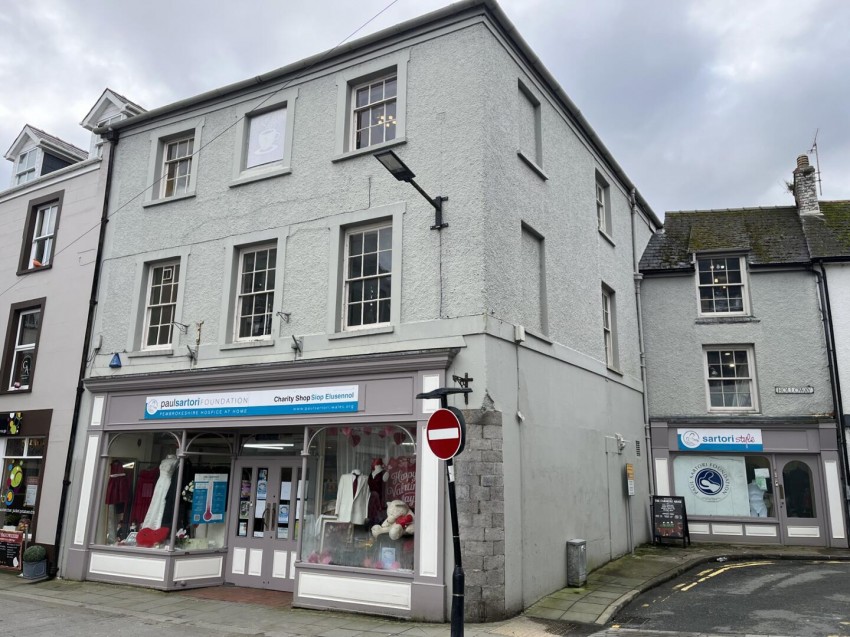 Images for 44 Bridge Street, Haverfordwest EAID:RKLUCASAPI BID:1
