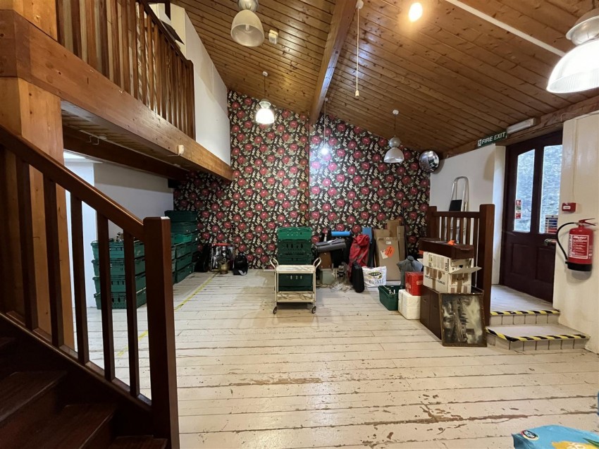 Images for 44 Bridge Street, Haverfordwest EAID:RKLUCASAPI BID:1