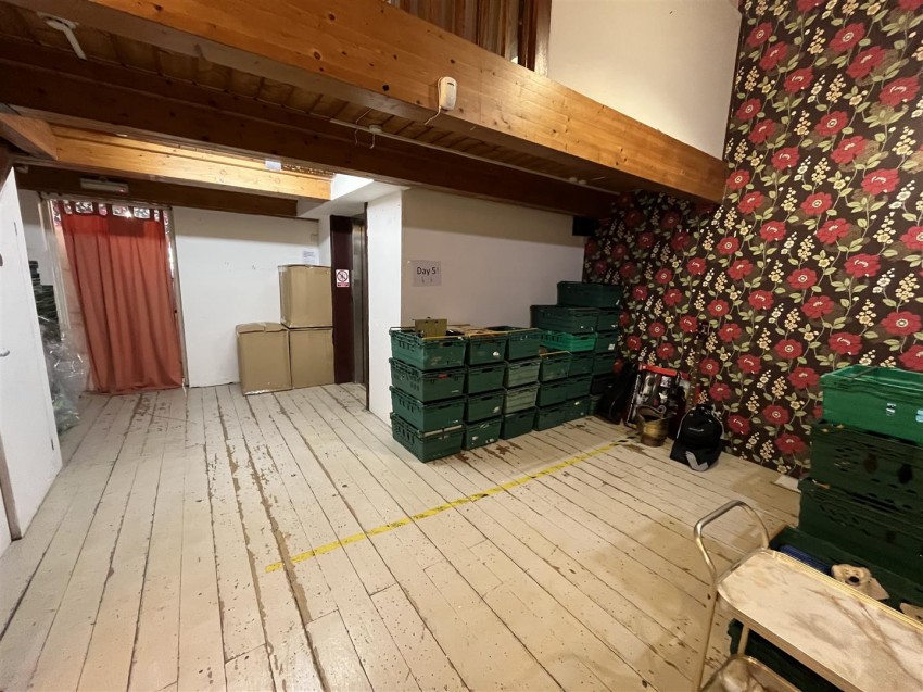 Images for 44 Bridge Street, Haverfordwest EAID:RKLUCASAPI BID:1