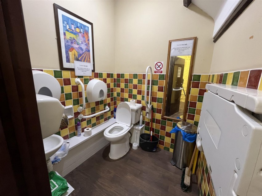 Images for 44 Bridge Street, Haverfordwest EAID:RKLUCASAPI BID:1