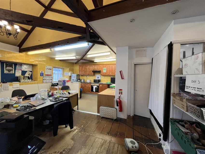 Images for 44 Bridge Street, Haverfordwest EAID:RKLUCASAPI BID:1