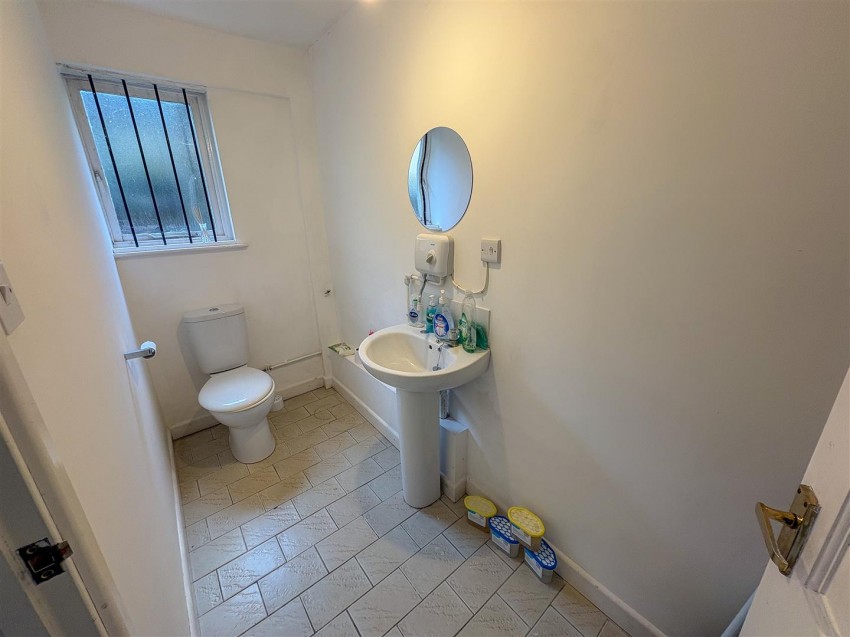 Images for 16 High Street, Narberth SA67 7AR EAID:RKLUCASAPI BID:1