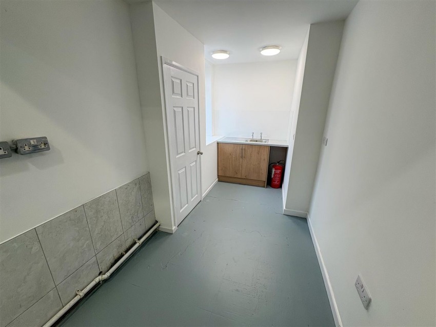 Images for Unit 3, Upper Park Road, Tenby EAID:RKLUCASAPI BID:1